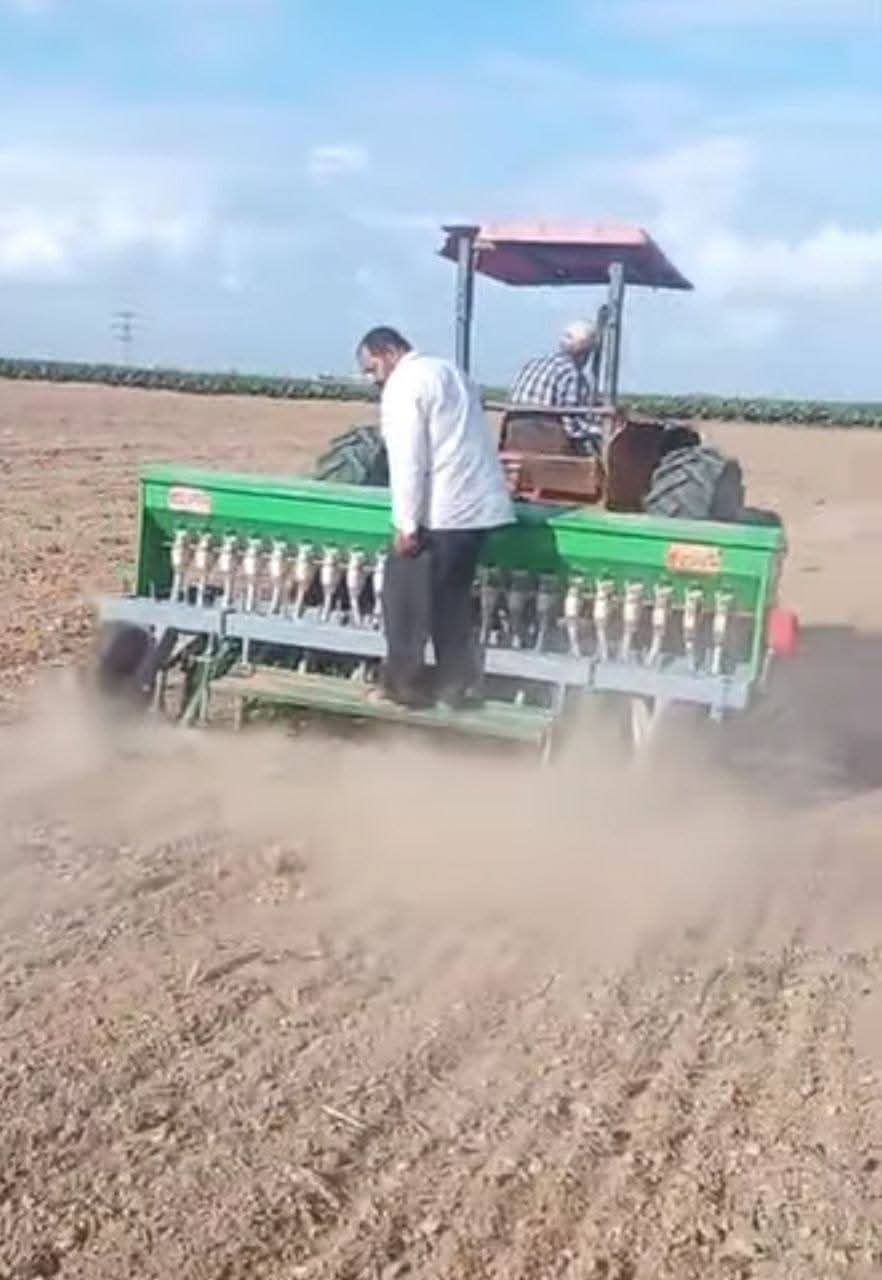 الزراعة تدعم الفلاحين بالميكنة الحديثة: توزيع 75 سطارة مطورة لرفع إنتاجية القمح