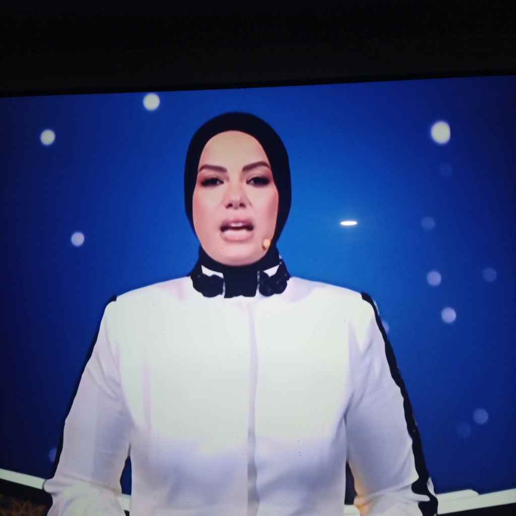 رغم الضجة.. آية عبد الرحمن تواصل تقديم 