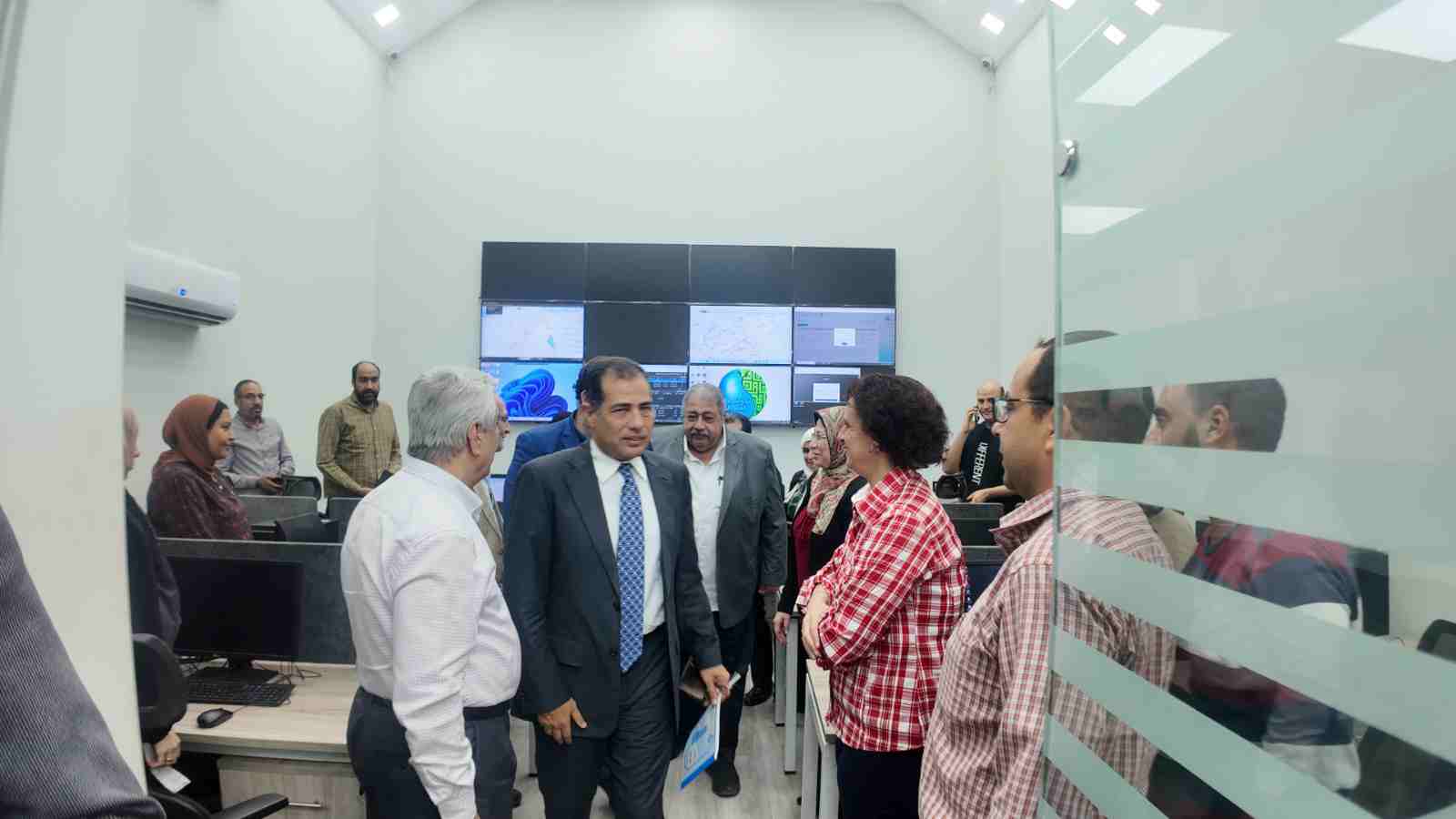 استعدادات قصوى بالقاهرة.. تطوير غرفة الطوارئ بالصرف الصحي ونموذج محاكاة يكشف الجاهزية