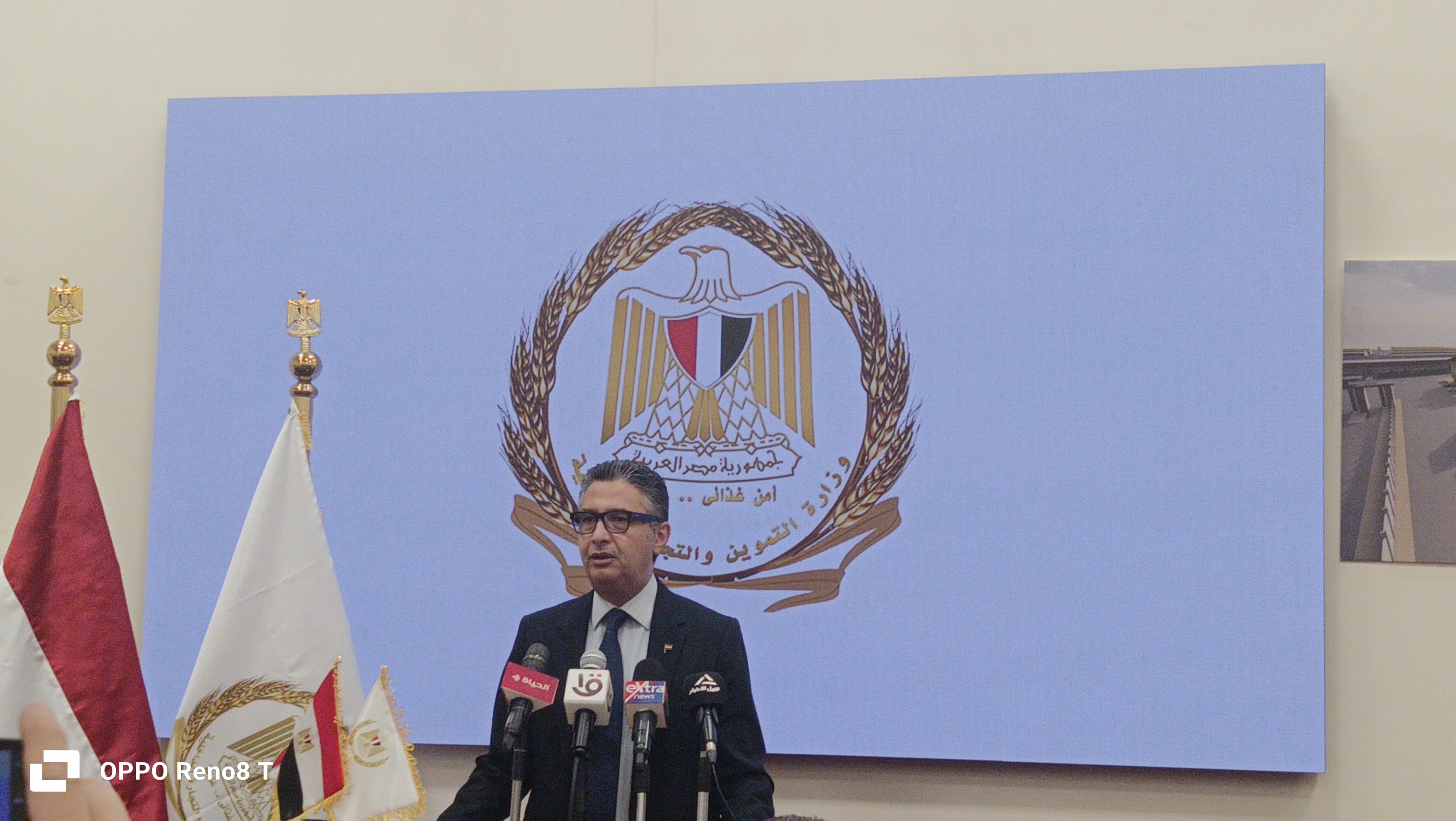 النساء والتوليد: تحديات وصحة المرأة في مراحل الحياة المختلفة