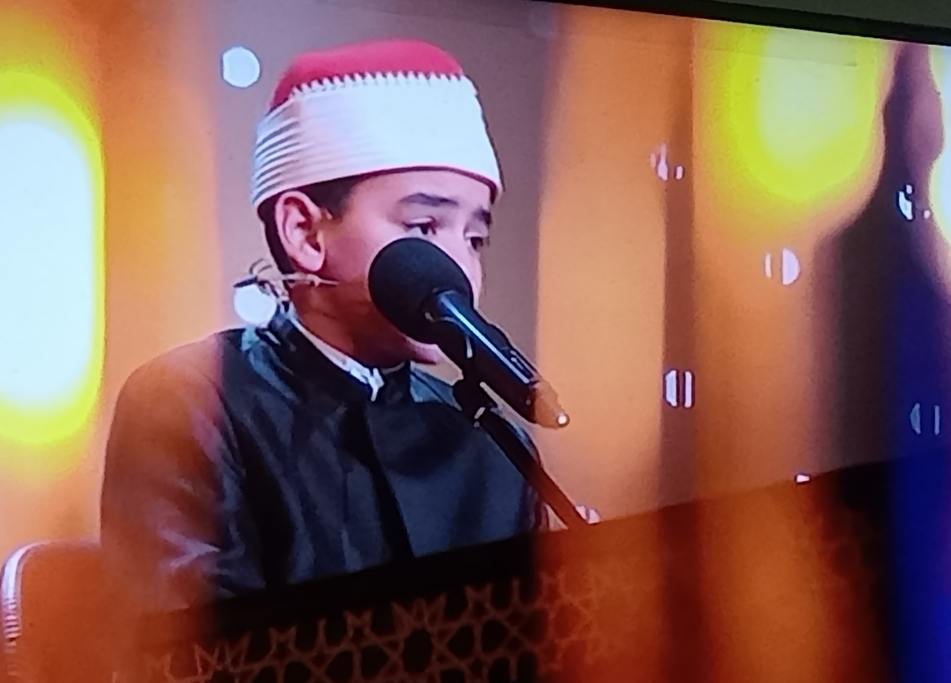  القلاجي..  متسابق صغير  يبهر أعضاء لجنة تحكيم  “دولة التلاوة” 