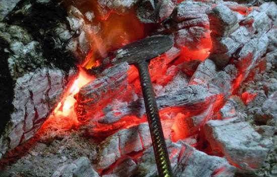  بعد فيديو «البشعة».. علماء الدين يحسمون الجدل: ممارسة مُحرَّمة واعتداء صارخ على كرامة الإنسان