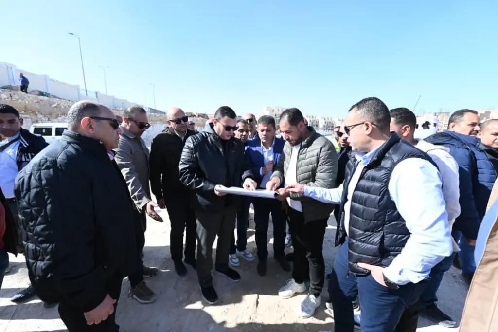 وزير الإسكان يتفقد تطوير قرى مارينا ومشروع البوغاز لتغذية بحيرة نيو مارينا بالمياه