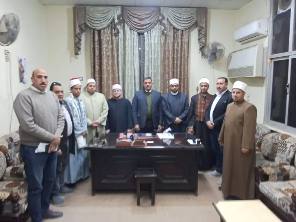 قافلة الدعوة والإعلام الديني والفتوى الأزهرية بأسيوط تنشر الوعي الديني بالقوصية