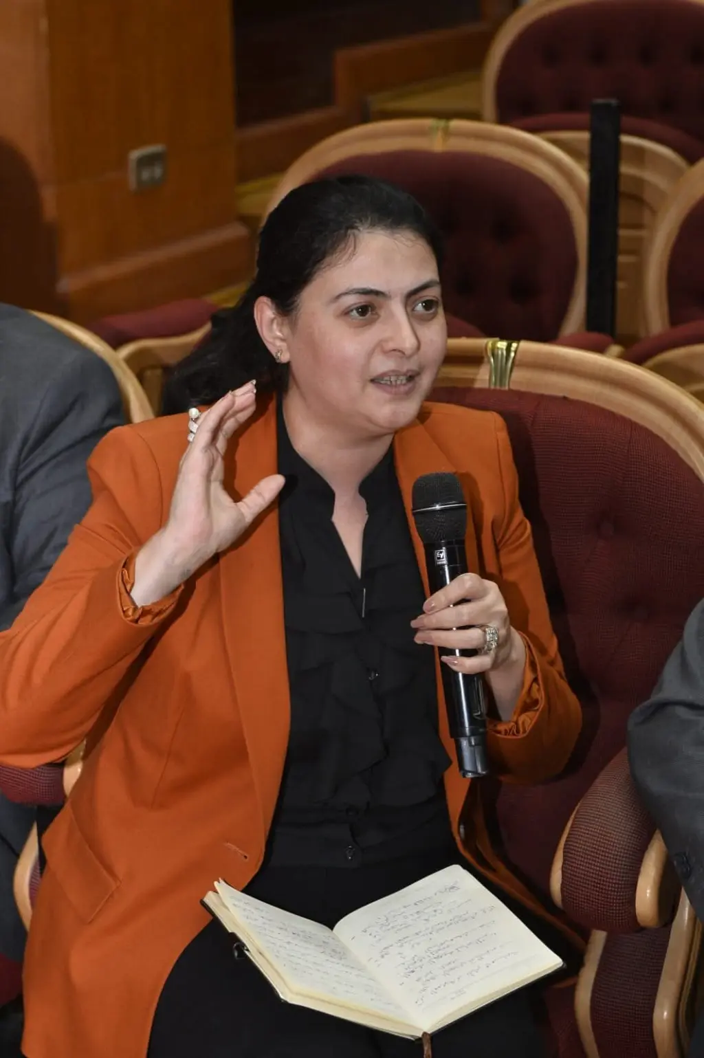 مطالب عاجلة لأهالي دائرة شمال أسيوط أمام نواب البرلمان: خدمات متعثرة وطرق متهالكة وغياب الصرف الصحي