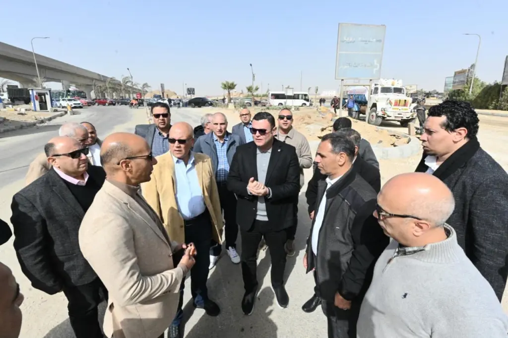 وزير الإسكان يتفقد مشروعات تطوير ورفع كفاءة الطرق بالمناطق والمحاور الحيوية في حدائق أكتوبر