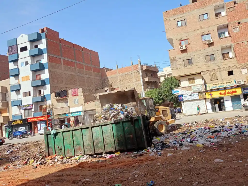استمرار أعمال النظافة بالقوصية تنفيذًا لتوجيهات محافظ أسيوط