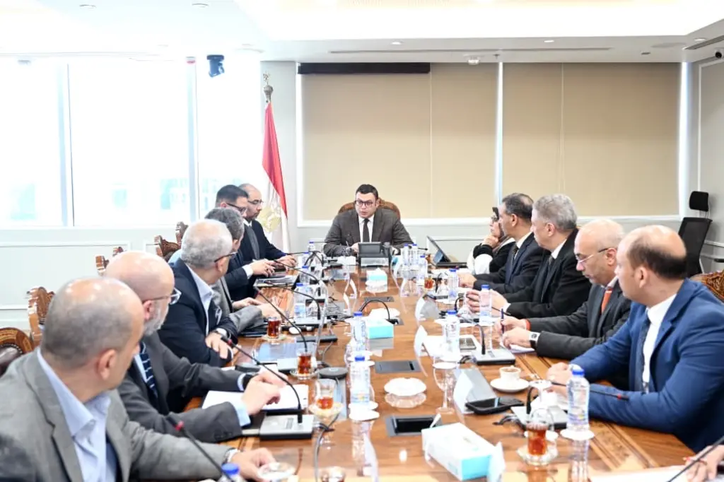 الإسكان تبحث مع «سيتي إيدج» تطوير وتشغيل شواطئ العلمين الجديدة استعدادًا للموسم السياحي