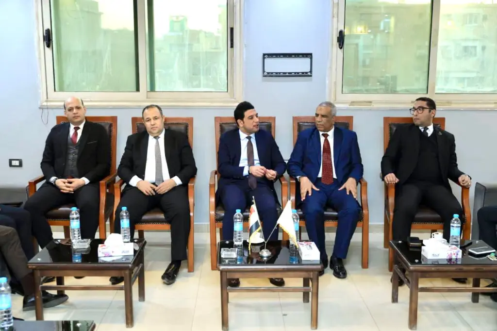 نائب محافظ سوهاج يهنئ مجلس إدارة نادي مستشاري النيابة الإدارية الجديد