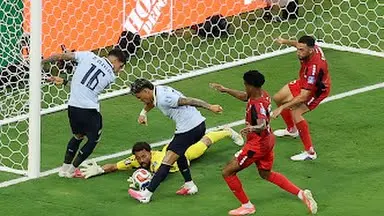 الأوروجواي يتعادل مع الرأس الأخضر 2-2 في مباراة مثيرة بالمونديال 
