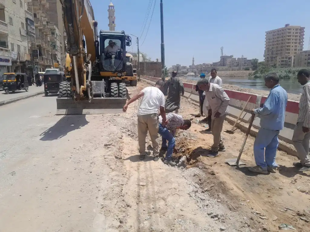 محافظ أسيوط: تطوير شارع بورسعيد بديروط يتواصل لتحسين البنية التحتية والارتقاء بالخدمات