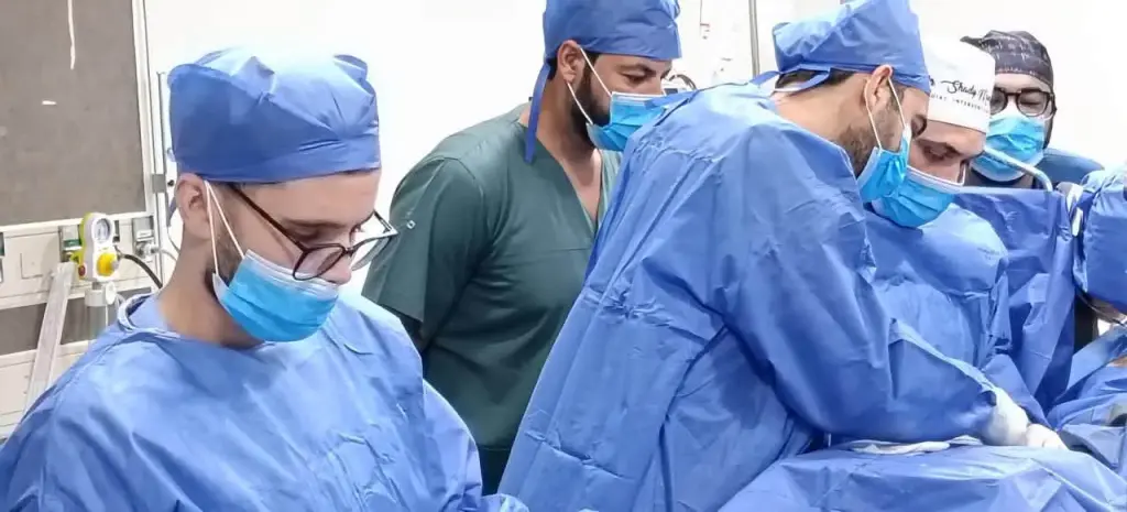 نجاح إجراء أول إصلاح للصمام الميترالي بالقسطرة دون جراحة قلب مفتوح بمستشفيات الحكومة 