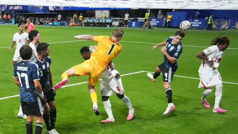 الأرجنتين تهزم إنجلترا 2-1 وتصطدم بإسبانيا في نهائي كأس العالم  