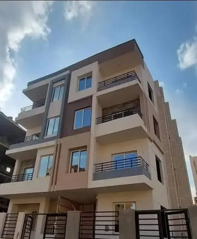  شقق سكنية ومحل تجاري وعقار للبيع بمواقع حيوية بمصر الجديدة