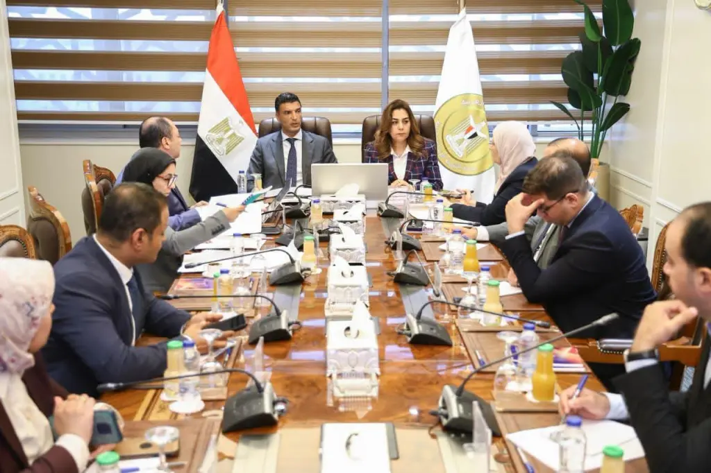 وزيران يدعمان مشروعات هيئة تنمية الصعيد.. وبازار «صعيد مصر» ينطلق في أغسطس لدعم الحرف التراثية