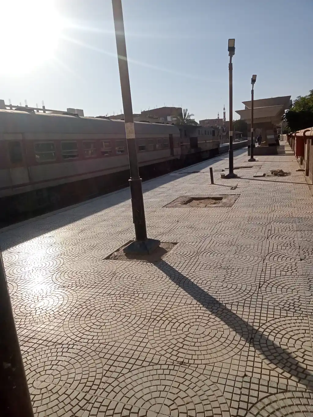  السكة الحديد تكشف حقيقة استبدال عربة قطار 989 الإسباني المطور.. وتوضح مصير حقوق الركاب