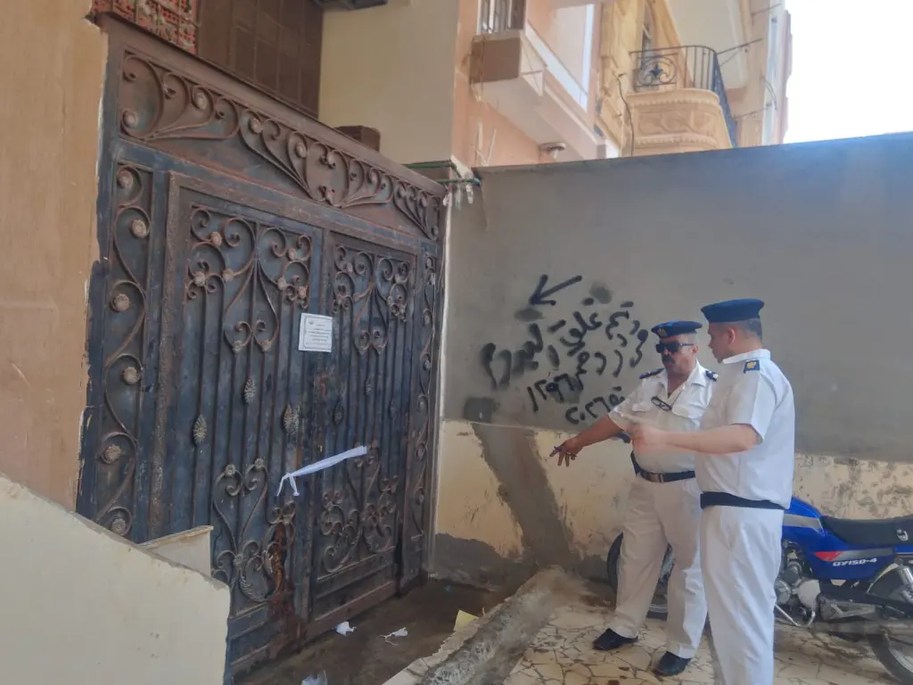 حملة مكبرة في دمياط الجديدة.. إغلاق وتشميع 15 بدرومًا وعيادات ووحدات سكنية مخالفة