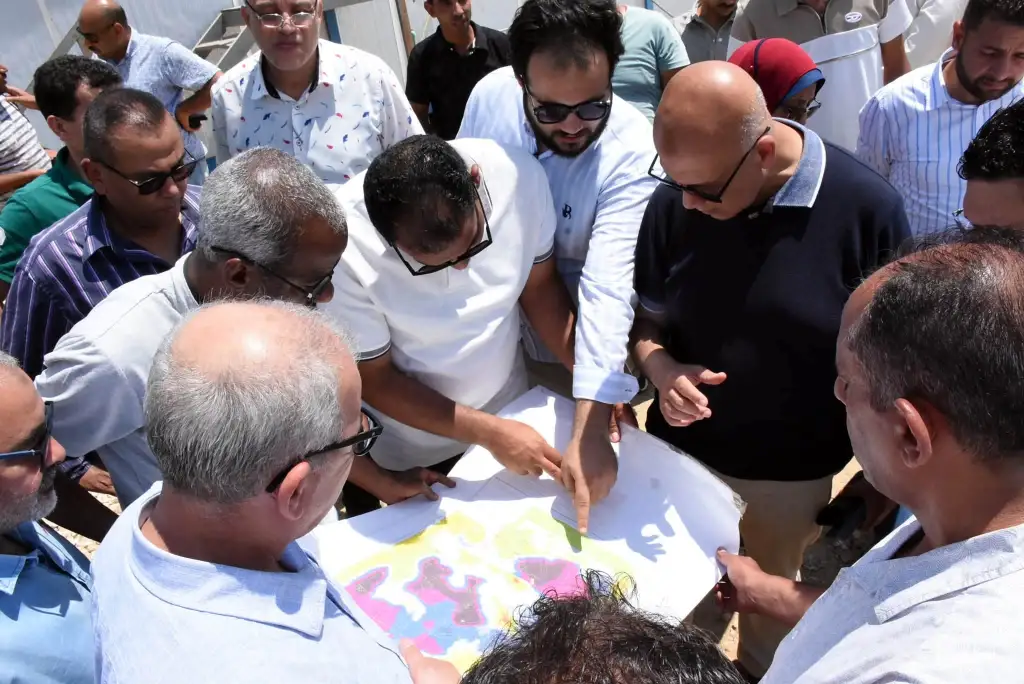 عمران يتفقد مشروعات المرافق والطرق بمناطق «بيت الوطن» في القاهرة الجديدة