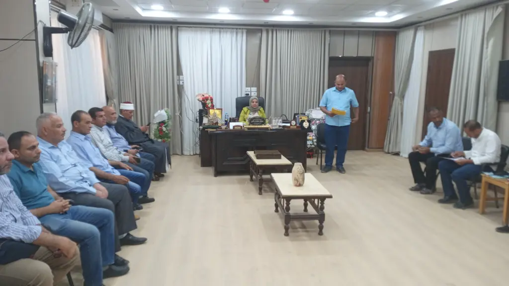 باجتماع لقيادات الوحدة المحلية.. طرح 8 محلات بالقوصية للإيجار ومناقشة الاستعداد لحملة التطعيم ضد الحصبة