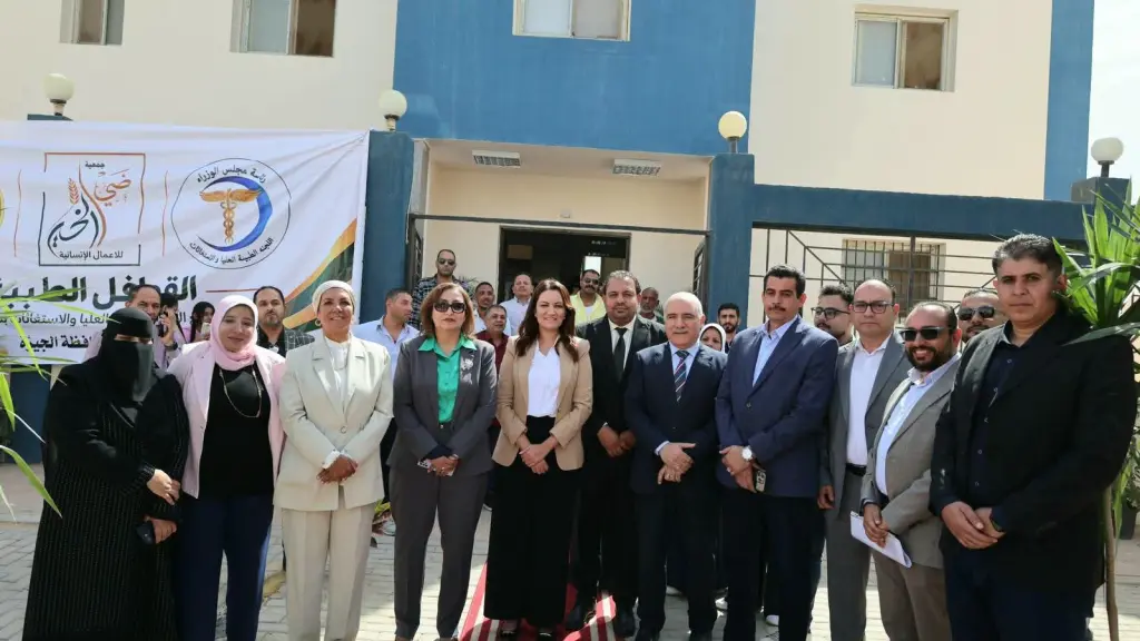 رئيس جهاز اكتوبر الجديدة يتفقد القافلة الطبية المجانية بوحدة طب أسرة غرب المطار 
