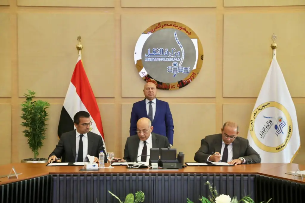 ميناء الدخيلة يستعد لإنشاء مركز لوجستي عالمي على مساحة 273 ألف متر مربع لتعزيز تجارة الترانزيت